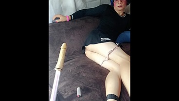 Penetracion Anal - Jovencita Caliente mariqutas - LadyBoy Jugando con Gran Dildo- Tranny - Ruby Queen