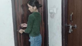 Little step sister ko ghar band kar ke chod diya