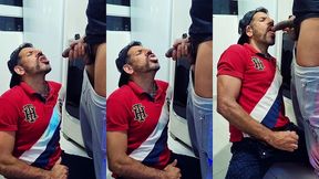 tomando mijao quente do negao direto da fonte .fetiches ousados