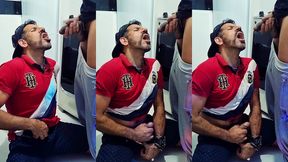 tomando mijao quente do negao direto da fonte .fetiches ousados