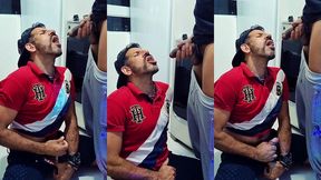 tomando mijao quente do negao direto da fonte .fetiches ousados