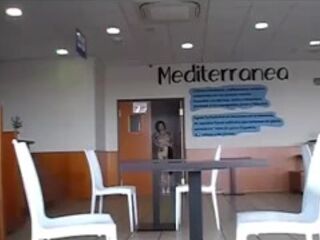 Pornsonick exhibicionista enseña tetitas cuito en aparcamiento