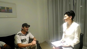 NINFOMANA Y SUS DOS MARIDOS ARMAN T5ERAPIA DE GRUPO PARA ENFIESTARSE A UN PACIENTE