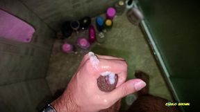 quick jerkoff with cool gel in the shower. my cum is nice and thick