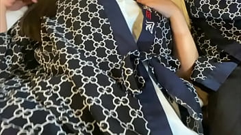 忘年会の後に先輩と抜け出して2人で飲んだ後にノリでバイト着のままラブホでヤってしまいました。