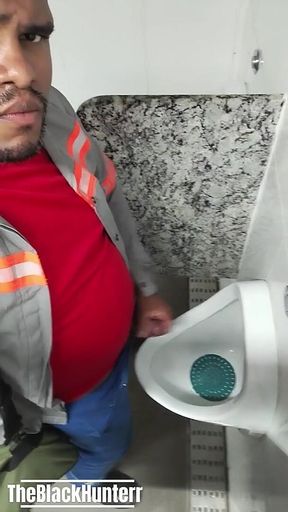 I Sucked My Colleague in the Bathroom of the Firm
