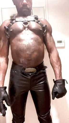 Black Mature Muscle in Leather Fetish Nipple Workout