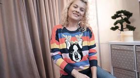 Blonde Beauty Jasmin Pleasing Herself