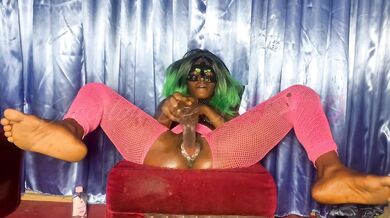 Black girl twerking her big ass for Daddy cum when home soon