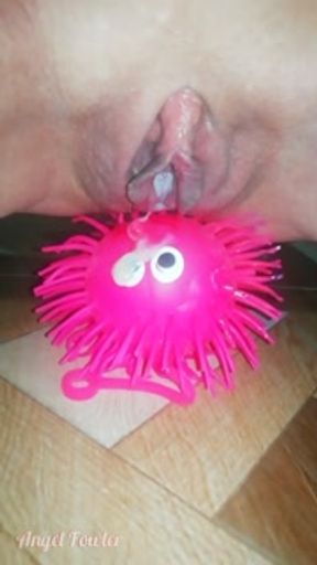 Teenage cunt dripping creampie all over the face of a funny pink toy - HD Angel Fowler