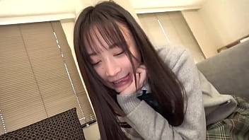 ひより(18)/顔面偏差値Sランクの不思議ちゃんJ【1限目】恥ずかしがってぬいぐるみを離さない彼女に電マ責め&amp_潮吹き&rarr_フェラでトロ目にさせて挿入からの大量中出し！
