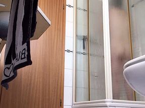 Mom puts her asshole on display