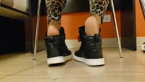 Reesha black Nike shoeplay