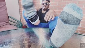 I let my feet breathe after the gym [2025]