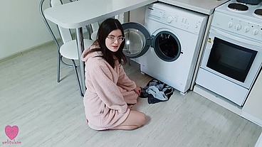 My girlfriend was NOT stuck in the washing machine and caught me when I wanted to fuck her pussy