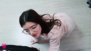 My girlfriend was NOT stuck in the washing machine and caught me when I wanted to fuck her pussy