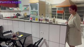 Pamela Sagaz fode gostoso dentro do seu bar - Voc&ecirc_ gostaria de foder ela na mesa de sinuca?