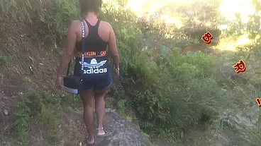 Levei ela pra conhecer a ponte que o trem passava!!! A Safada BombomD4 começou Chupar... Os Guardas chegou!!! "Sem Cortes"