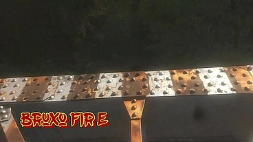 Levei ela pra conhecer a ponte que o trem passava!!! A Safada BombomD4 começou Chupar... Os Guardas chegou!!! "Sem Cortes"