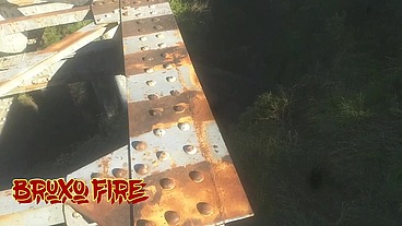 Levei ela pra conhecer a ponte que o trem passava!!! A Safada BombomD4 começou Chupar... Os Guardas chegou!!! "Sem Cortes"
