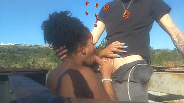 Levei ela pra conhecer a ponte que o trem passava!!! A Safada BombomD4 começou Chupar... Os Guardas chegou!!! "Sem Cortes"