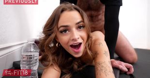 Good petite teen rolls her eyes on pleasure