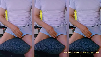 ALEJANDRO MISTRAL Masturbacion en el sofa sin quitarse sus calzoncillos de nylon azules