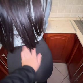 I wake up in the kitchen and fuck my stepsister because she&#039;s walking around in leggings babe