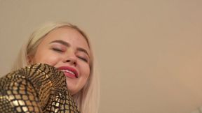 Worship Gold Ass Of Khaleesi - Russian Language - 4K