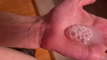 I suck my dick and cum in my mouth