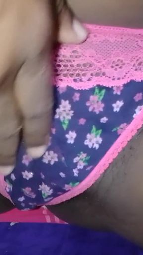 Rubbing My Pussy Threw My Knickers