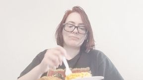 greasy fingers after eating mac and cheese and fried chicken