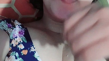 LESBIANA TOMADA Y SE GRABA Y ENVIA VIDEO A SU NOVIA PERO SE CONFUNDE Y SE LO ENVIA AL TIO, real casero amateur