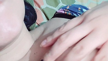 LESBIANA TOMADA Y SE GRABA Y ENVIA VIDEO A SU NOVIA PERO SE CONFUNDE Y SE LO ENVIA AL TIO, real casero amateur