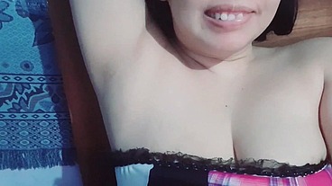 LESBIANA TOMADA Y SE GRABA Y ENVIA VIDEO A SU NOVIA PERO SE CONFUNDE Y SE LO ENVIA AL TIO, real casero amateur