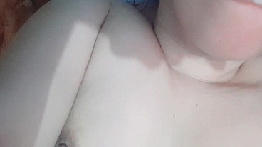 LESBIANA TOMADA Y SE GRABA Y ENVIA VIDEO A SU NOVIA PERO SE CONFUNDE Y SE LO ENVIA AL TIO, real casero amateur