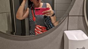 long public pee in a mc donalds 4k