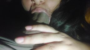 mamada rapida de la amiga de mi novia mientras ella esta afuera