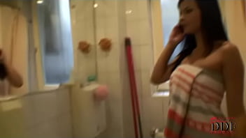 Wet pussy pumped by fucking machine