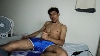 Masturbating off and whatching some porno till I spunk!