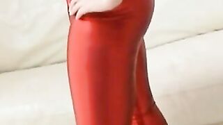 British Amateur Kirsty Shows Off in Red Spandex