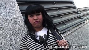 Madre m&iacute_a, Entra! Mira todo lo que esconde esta jovencita bajo la ropa. V&iacute_deo Completo