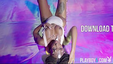Playboy's Kinky Ebony Teen Beauty SaBrea Phenix Plays With Her Big Booty