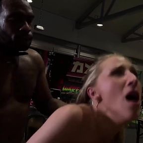 Rome Major Gives a Mouthful of Cum at the Gala