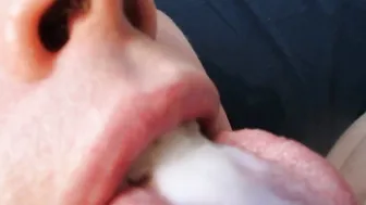 Twink takes a massive creamy cumshot in his mouth