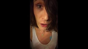 la video uro compl&egrave_te et intens&eacute_ment chaude !!