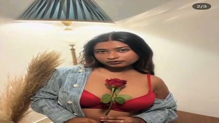 Busty Indian Girl's Nude Selfie Exposed By Her Lover