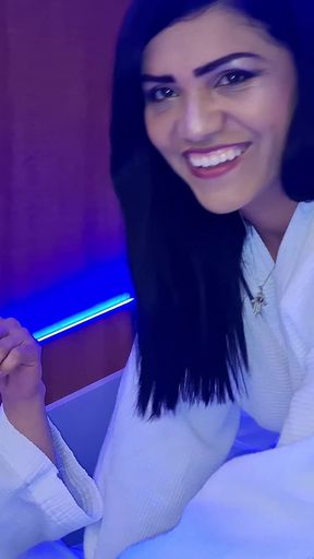 Fode Cast: Marombeira MILF with Big Clit in the Circle!