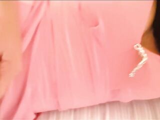 That babe opens her legs for her boss during the time that talking on her cell phone with her boyfriend.