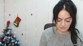 Amateur babe on webcam on Xmass Eve